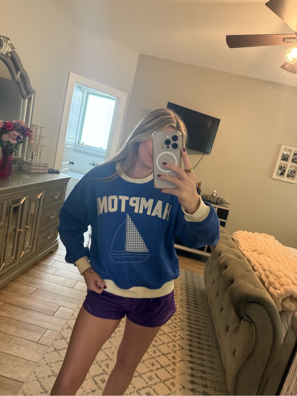 Hampton Blue Crewneck Sweatshirt with Sailboat Graphic